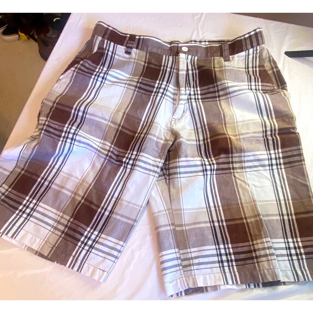 LA GATE Collection Brown White Plaid Cotton Shorts Size 36 Flat Front‎ Casual
